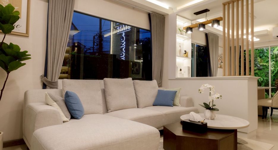 For sale 3 bedrooms townhouse in Don Mueang, Bangkok