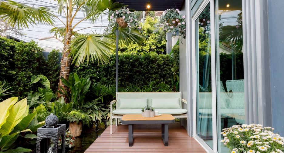 For sale 3 bedrooms townhouse in Don Mueang, Bangkok