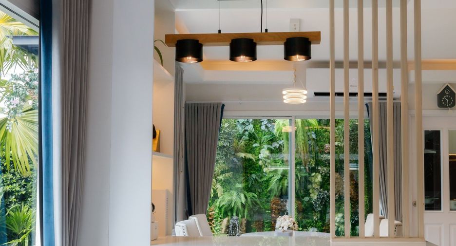 For sale 3 bedrooms townhouse in Don Mueang, Bangkok