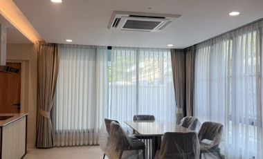 For rent 3 bedrooms townhouse in Watthana, Bangkok