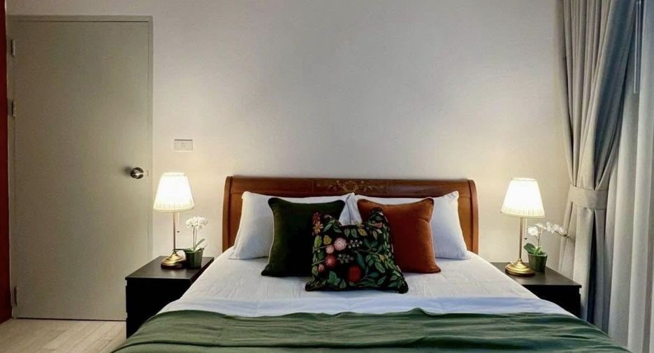 For rent 2 bedrooms condo in Watthana, Bangkok