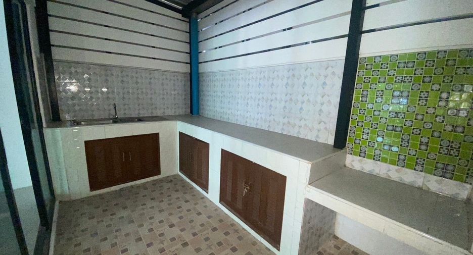 For sale 3 bedrooms townhouse in Prawet, Bangkok