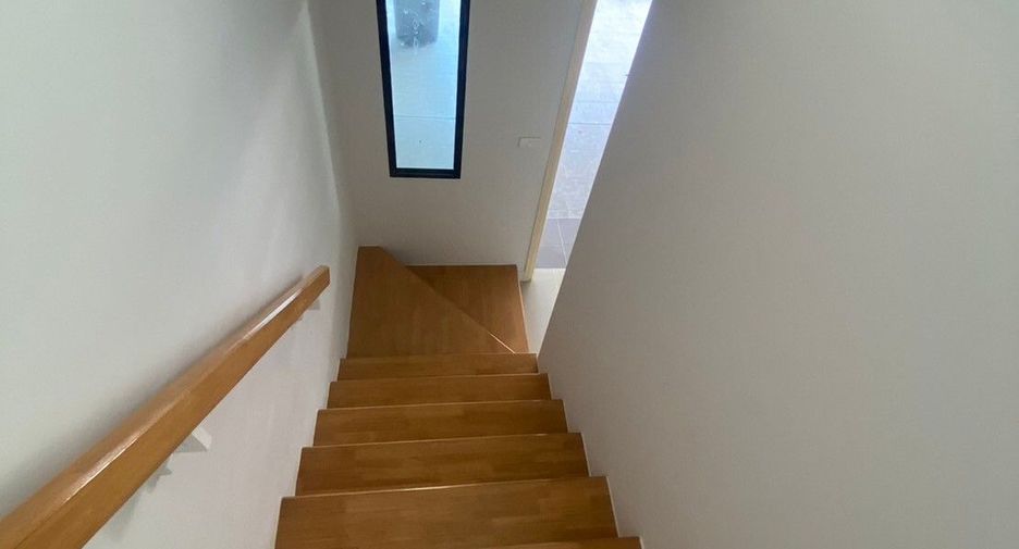 For sale 3 bedrooms townhouse in Prawet, Bangkok