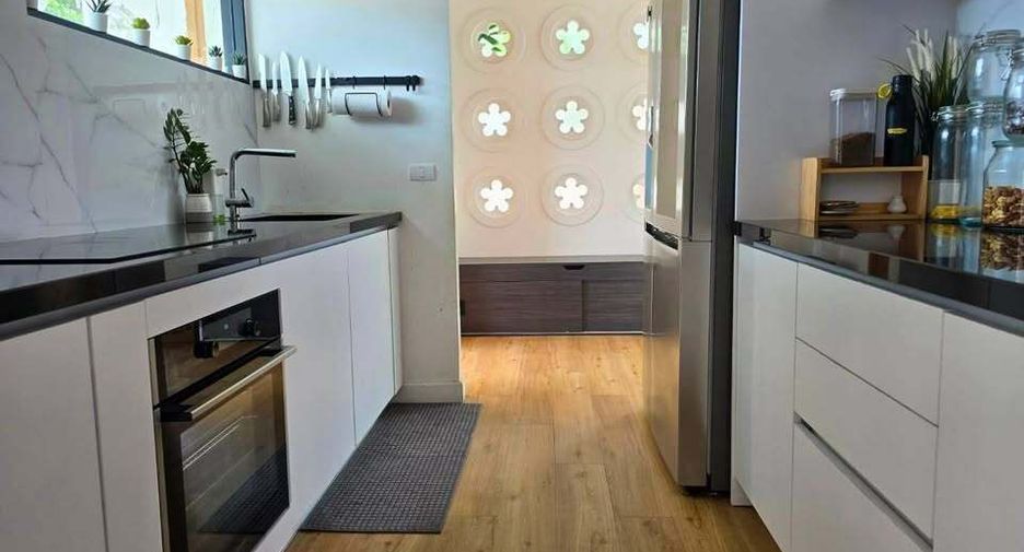 For rent 3 bedrooms villa in Mueang Phuket, Phuket