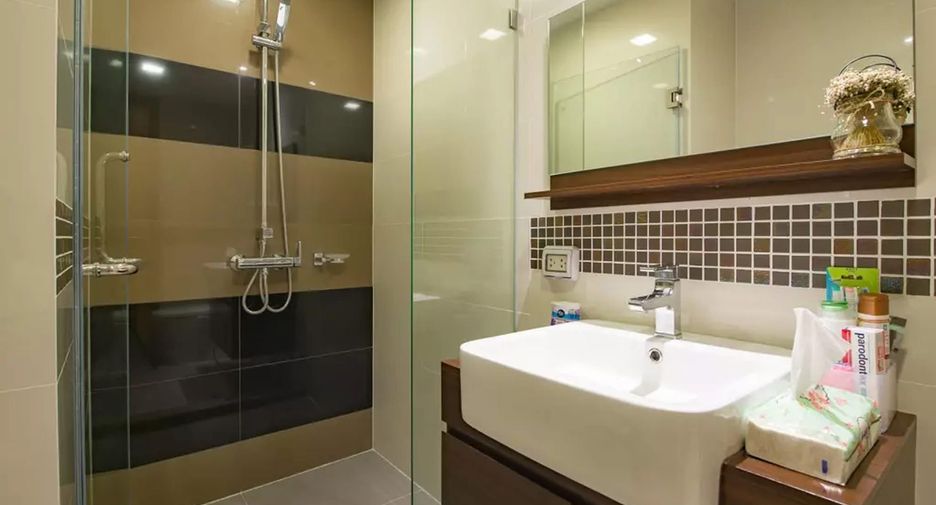For rent 1 bed condo in Watthana, Bangkok