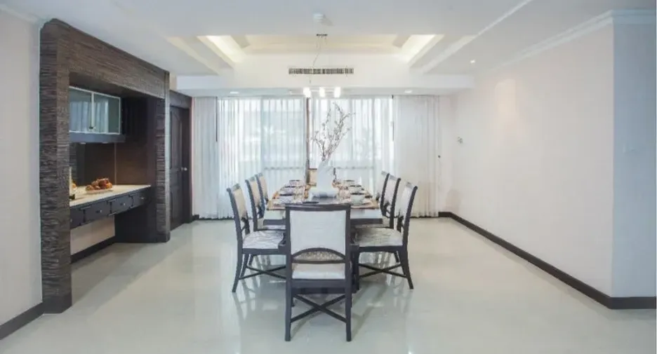 Condo en alquiler de 3 habitaciones en Watthana, Bangkok