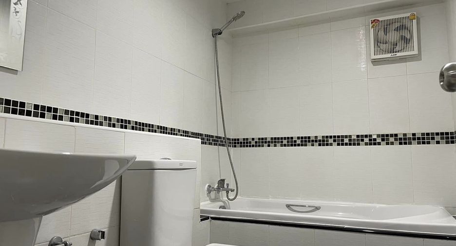 For rent 2 bedrooms condo in Watthana, Bangkok