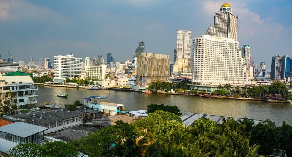 For rent 4 bedrooms condo in Sathon, Bangkok