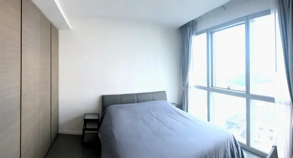 For rent 4 bedrooms condo in Sathon, Bangkok