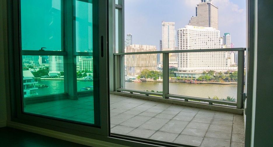 For rent 4 bedrooms condo in Sathon, Bangkok
