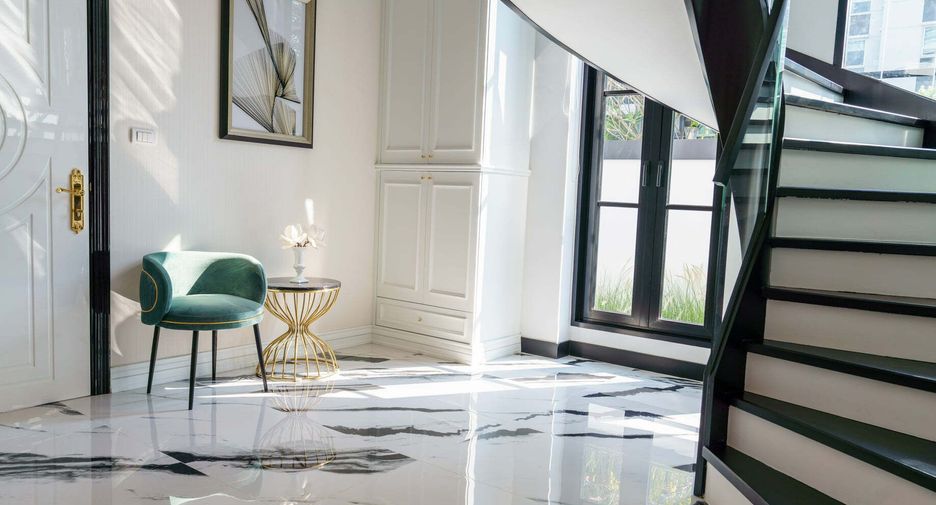 Reihenhaus zum Kauf mit 3 Zimmer in Watthana, Bangkok