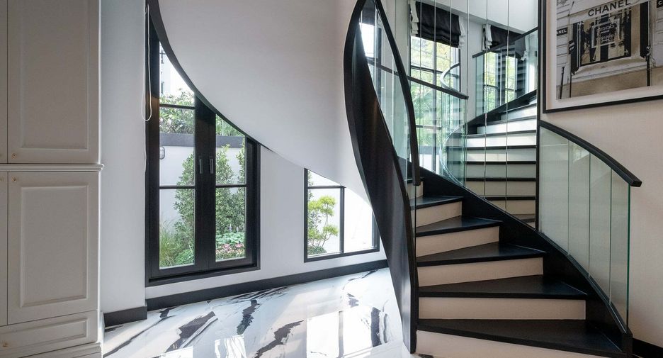 Reihenhaus zum Kauf mit 3 Zimmer in Watthana, Bangkok