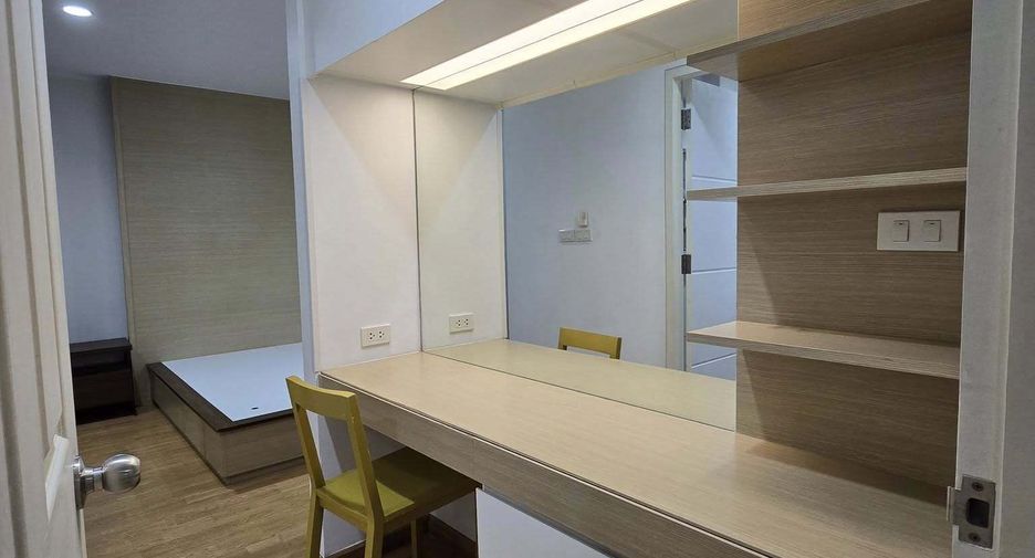 Wohnung zur Miete mit 2 Zimmer in Huai Khwang, Bangkok