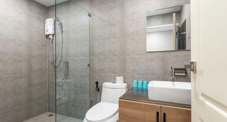 For sale and for rent 3 bedrooms townhouse in Khlong Toei, Bangkok