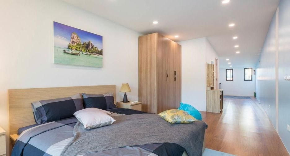 For sale and for rent 3 bedrooms townhouse in Khlong Toei, Bangkok