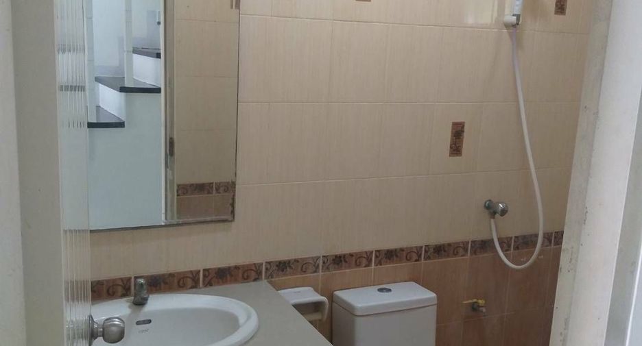 For sale 3 bedrooms townhouse in Phra Samut Chedi, Samut Prakan