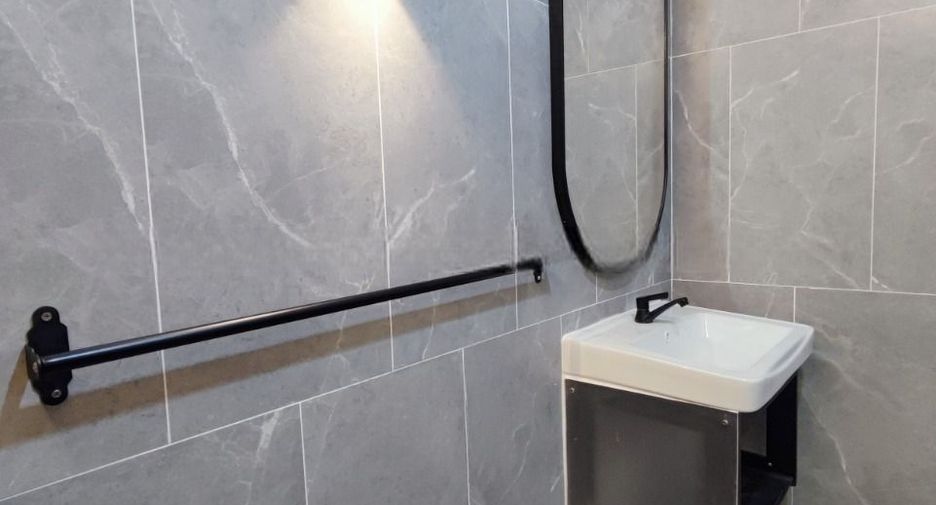 For sale 1 bed condo in Ratchathewi, Bangkok