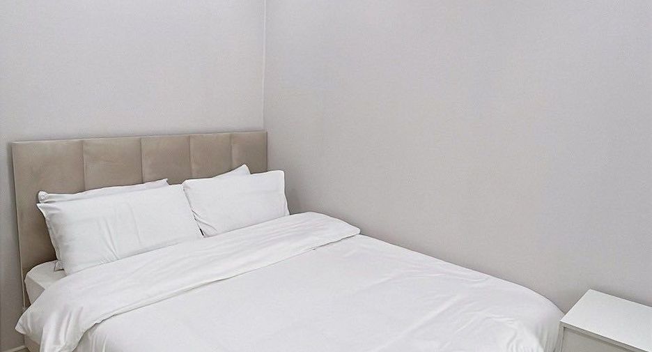 For rent 2 bedrooms condo in Yan Nawa, Bangkok