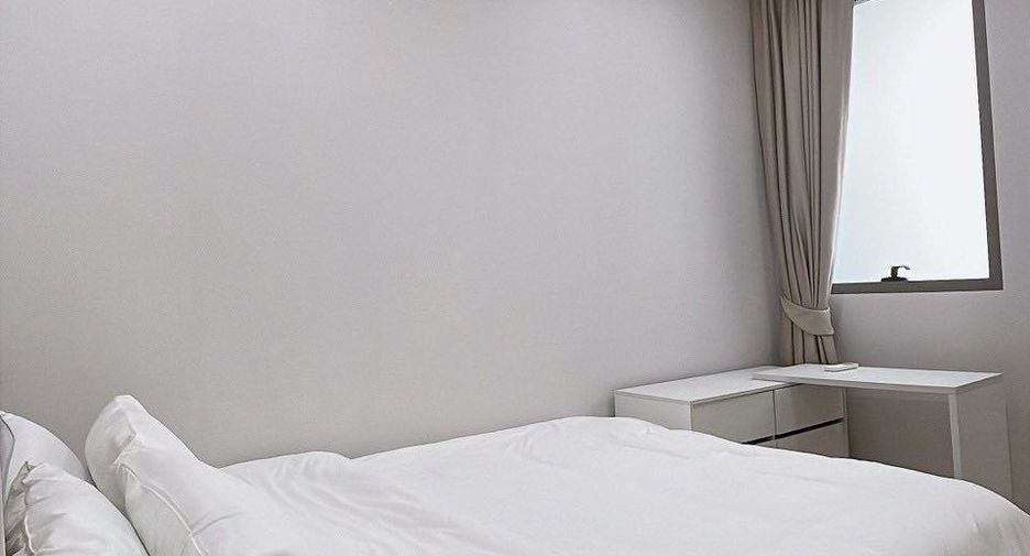 For rent 2 bedrooms condo in Yan Nawa, Bangkok