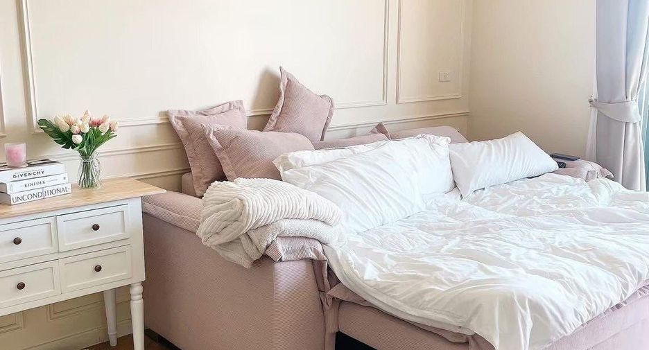 For rent 2 bedrooms condo in Yan Nawa, Bangkok