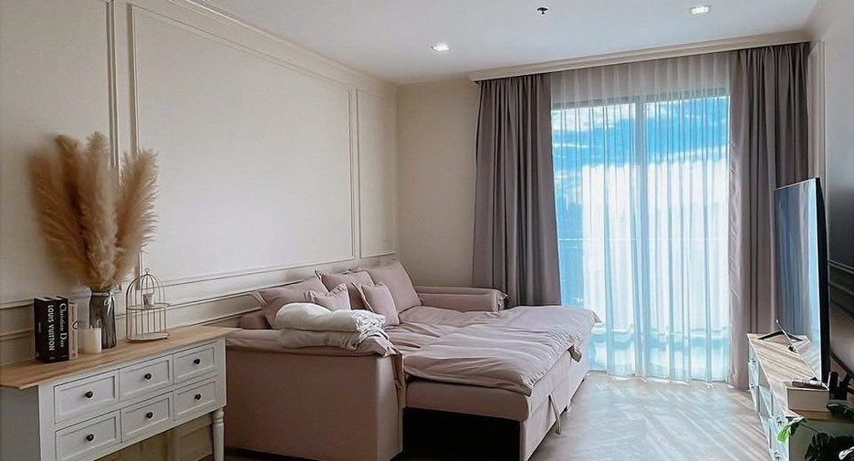 For rent 2 bedrooms condo in Yan Nawa, Bangkok