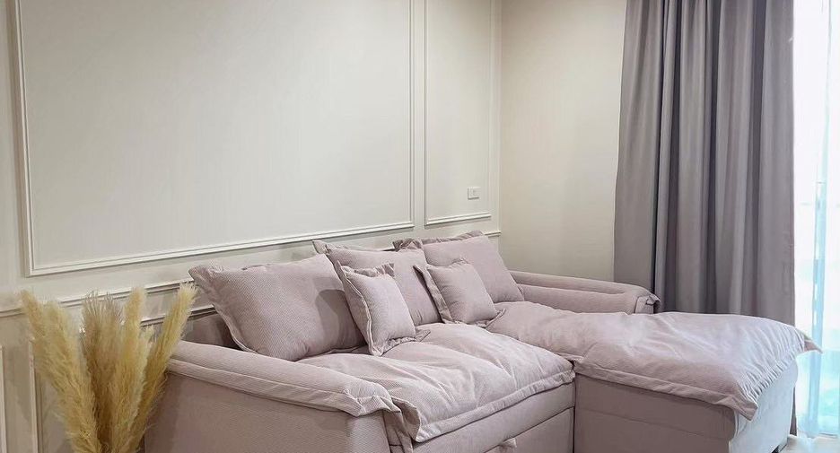 For rent 2 bedrooms condo in Yan Nawa, Bangkok
