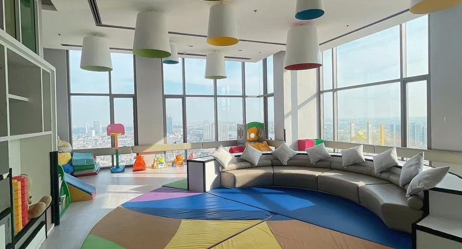 For rent 2 bedrooms condo in Yan Nawa, Bangkok