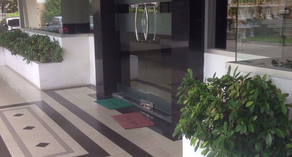 For sale 2 bedrooms condo in Bang Kapi, Bangkok