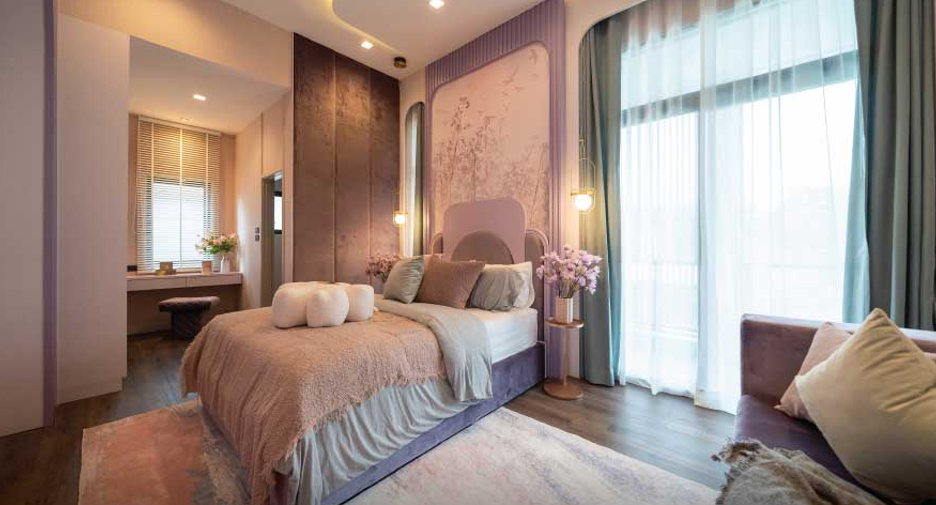 For sale 5 bedrooms house in Khlong Sam Wa, Bangkok