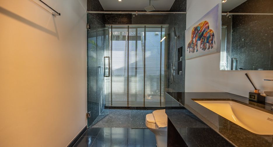 Villa en venta y en alquiler de 4 habitaciones en Thalang, Phuket