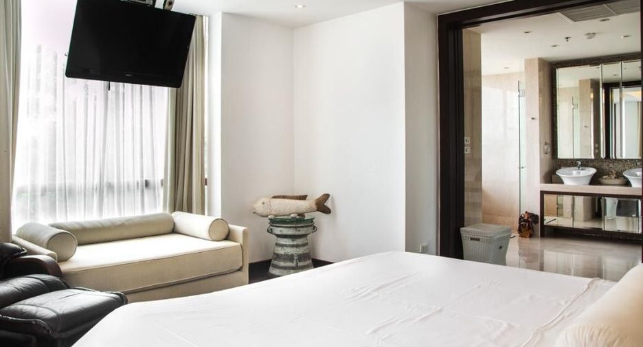 For sale 3 bedrooms condo in Mueang Phuket, Phuket