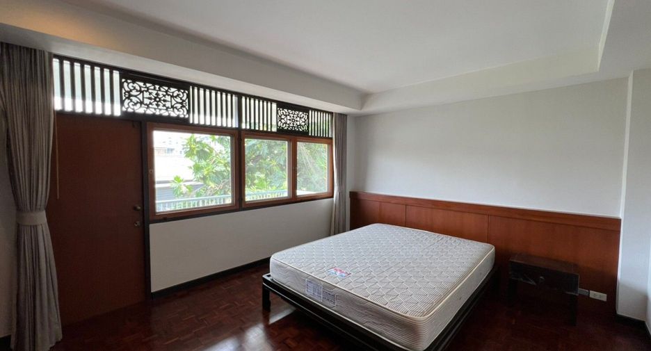 For rent 5 bedrooms condo in Sathon, Bangkok