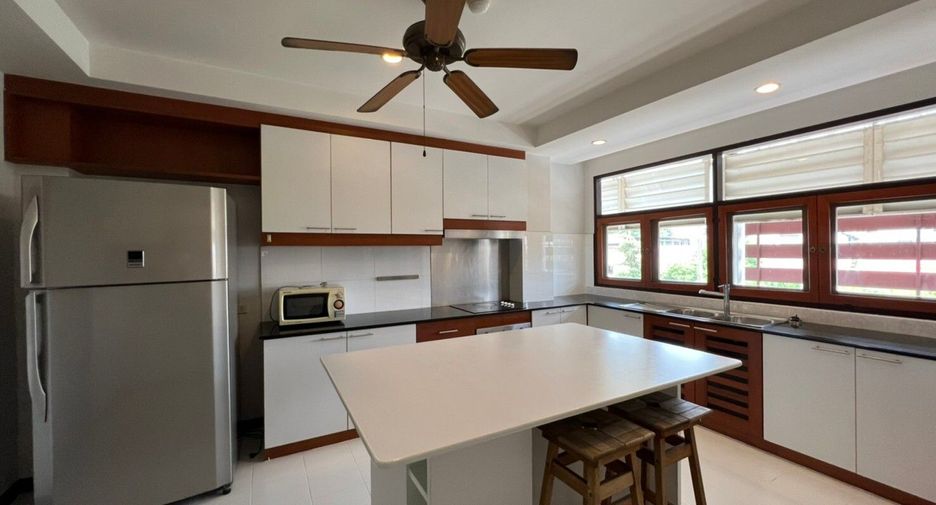 For rent 5 bedrooms condo in Sathon, Bangkok