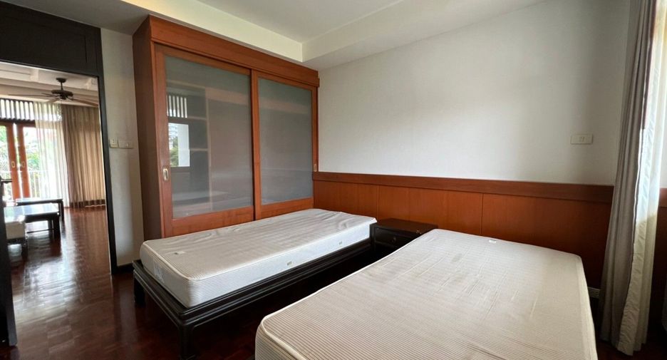 For rent 5 bedrooms condo in Sathon, Bangkok