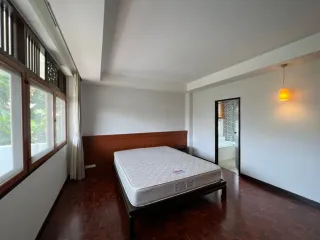 For rent 5 bedrooms condo in Sathon, Bangkok