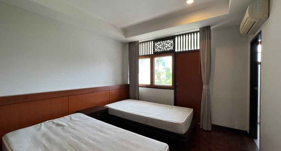 For rent 5 bedrooms condo in Sathon, Bangkok
