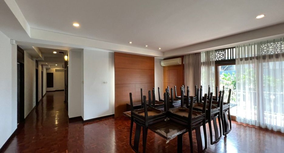 For rent 5 bedrooms condo in Sathon, Bangkok