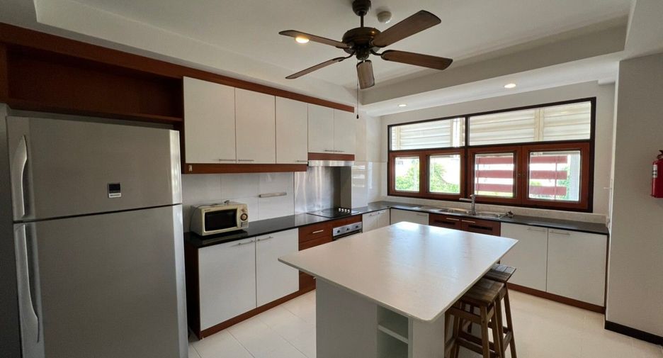 For rent 5 bedrooms condo in Sathon, Bangkok