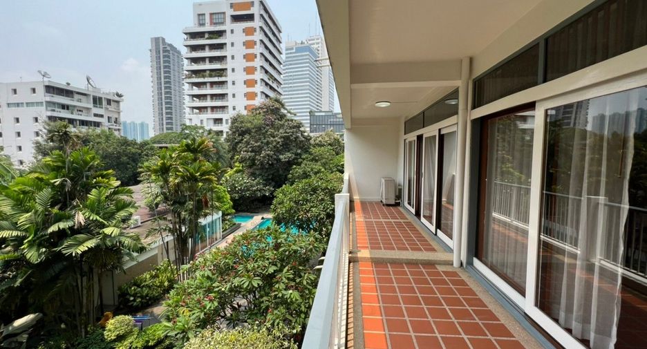 For rent 5 bedrooms condo in Sathon, Bangkok