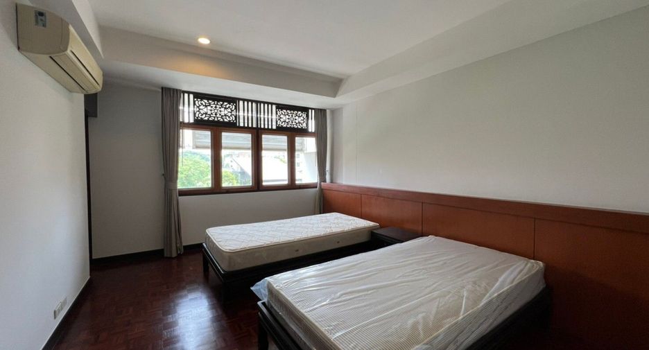 For rent 5 bedrooms condo in Sathon, Bangkok