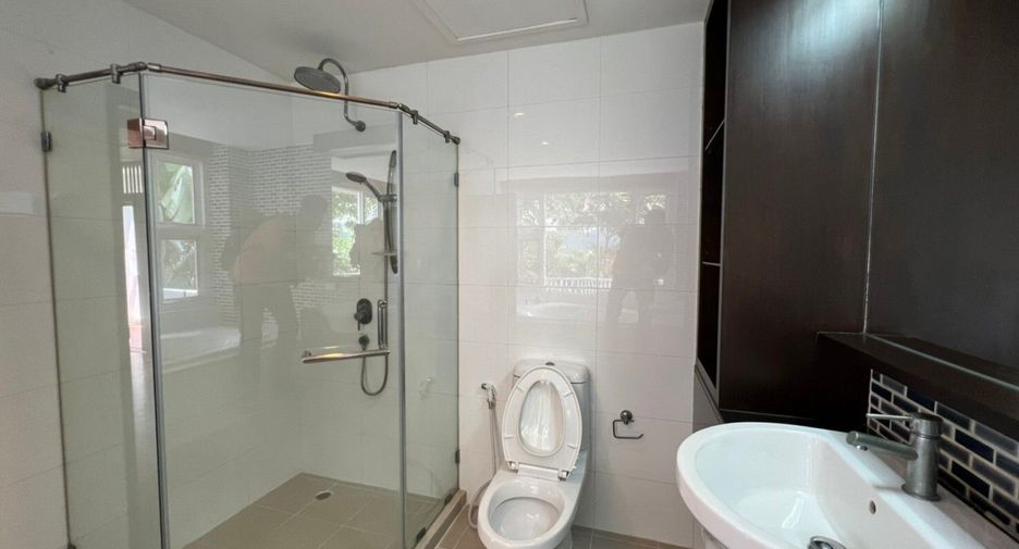 For rent 5 bedrooms condo in Sathon, Bangkok