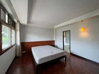 For rent 5 bedrooms condo in Sathon, Bangkok