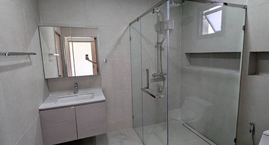 Haus zur Miete mit 4 Zimmer in Bang Na, Bangkok