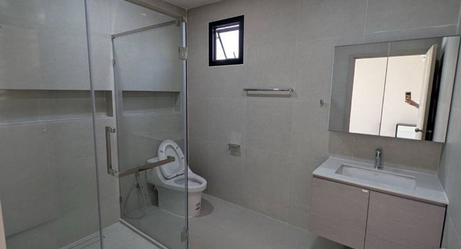 Haus zur Miete mit 4 Zimmer in Bang Na, Bangkok