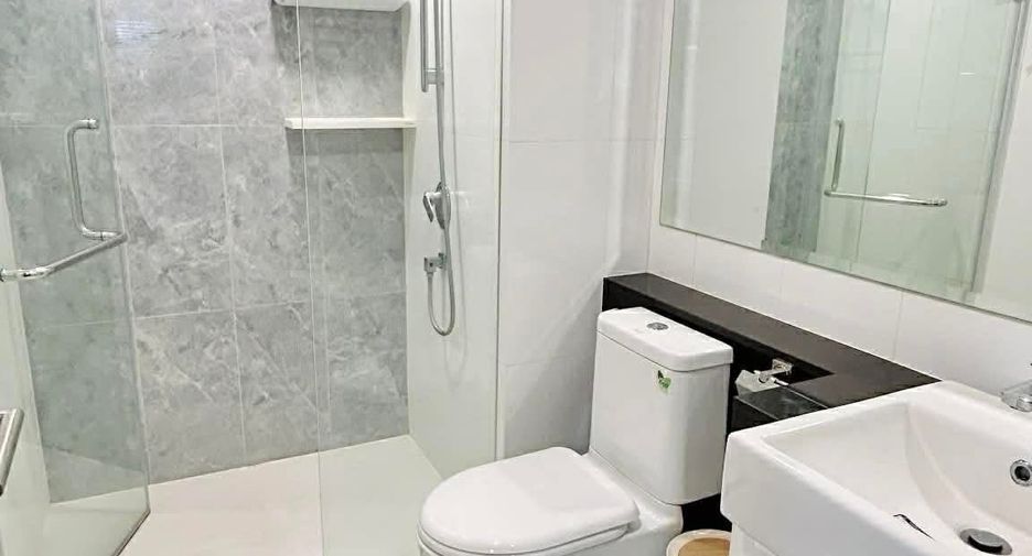 For sale 2 bedrooms condo in Huai Khwang, Bangkok