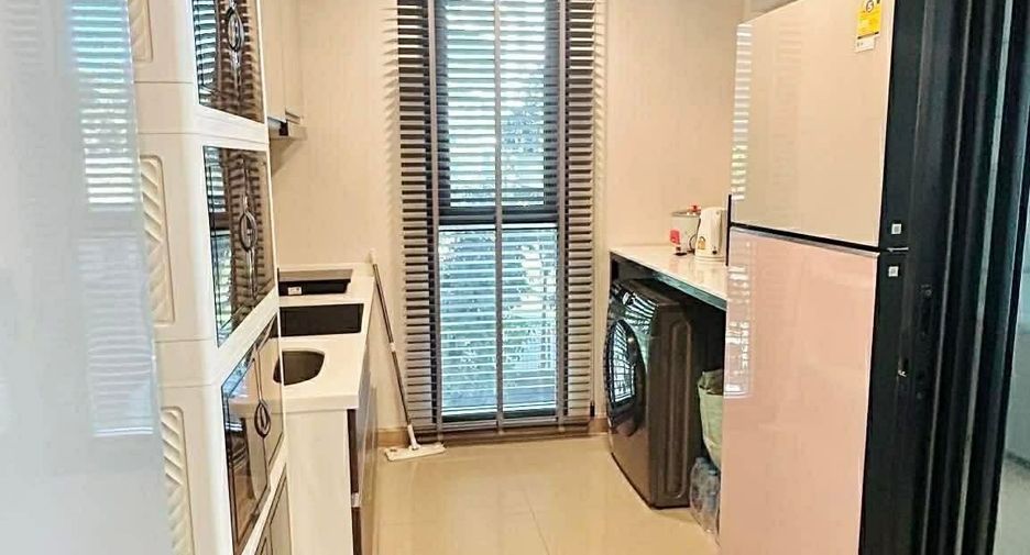 For sale 2 bedrooms condo in Huai Khwang, Bangkok