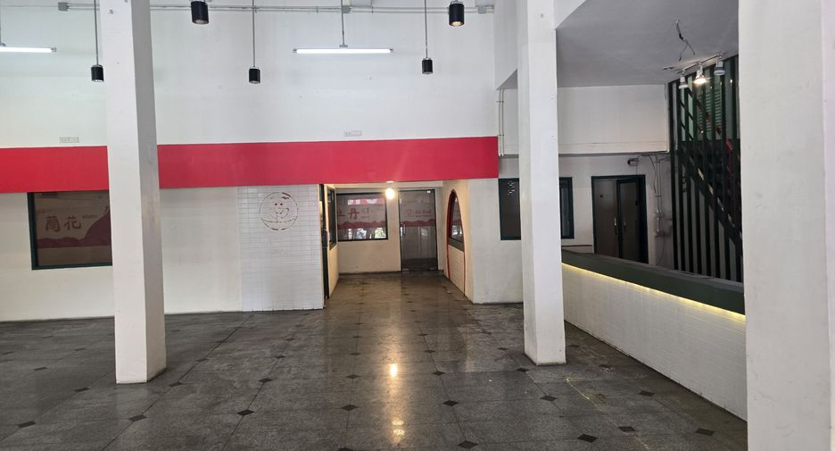 Gewerbefläche zur Miete mit 3 Zimmer in Bang Kapi, Bangkok