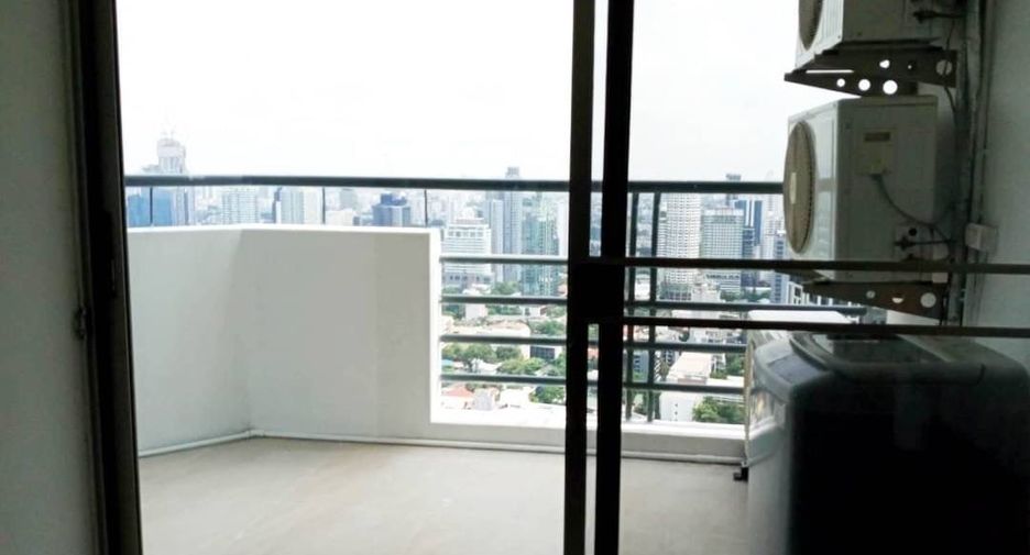 For rent 2 bedrooms condo in Khlong Toei, Bangkok