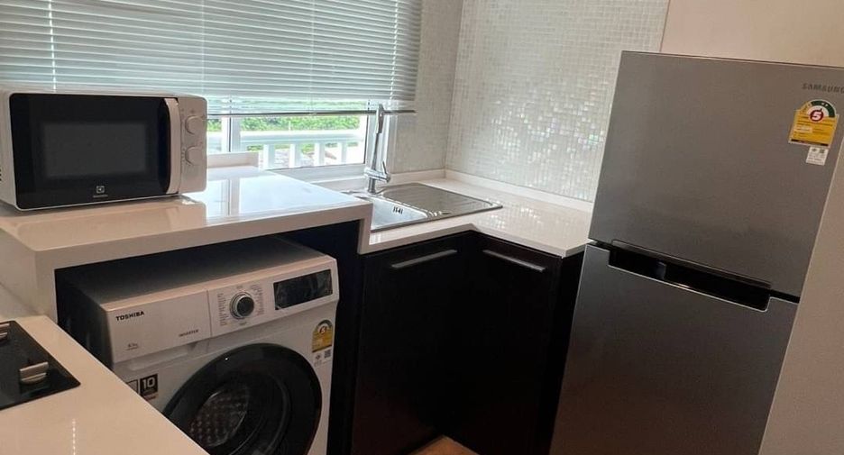 For sale 2 bedrooms condo in Huai Khwang, Bangkok