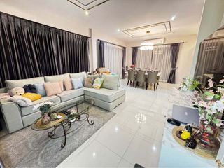 Casa en alquiler de 4 habitaciones en Saphan Sung, Bangkok
